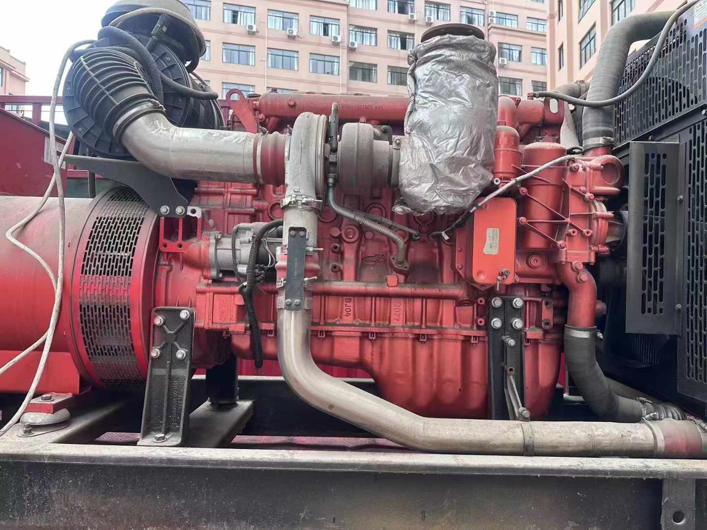 积石山如何选择适合 600kW 柴油发电机组的过载保护器？